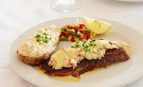 Louisiana Lagniappe signature dishes Blackened Redfish
Louisiana Crab Cakes
Lobster Rangoons